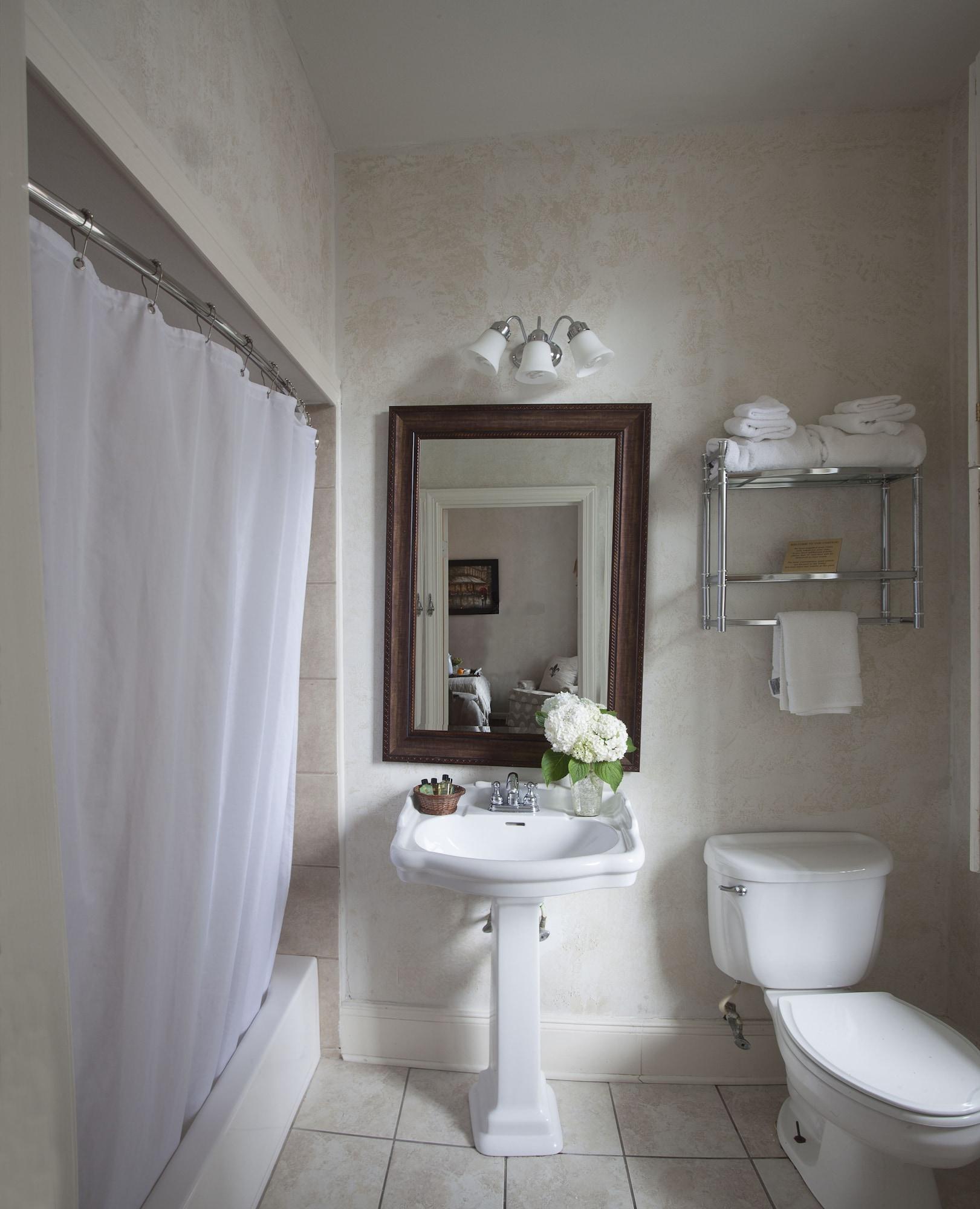 Chateau Hotel New Orleans Bagian luar foto