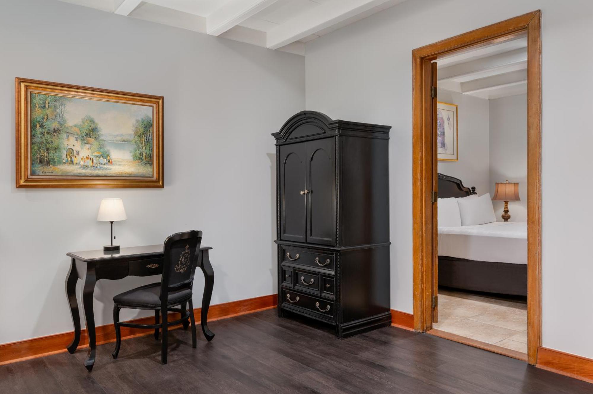 Chateau Hotel New Orleans Bagian luar foto