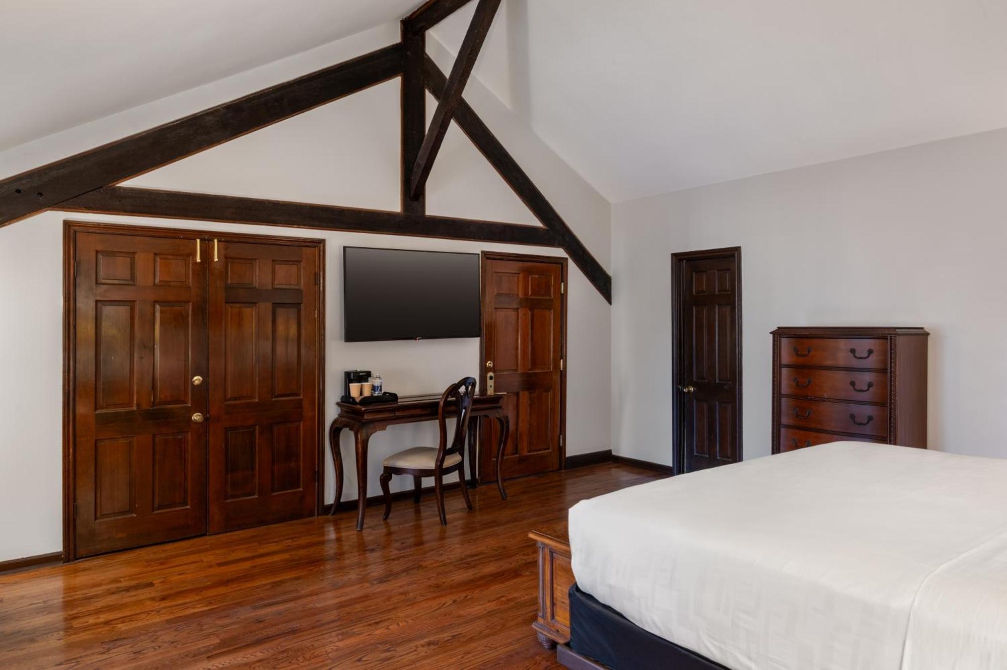 Chateau Hotel New Orleans Bagian luar foto