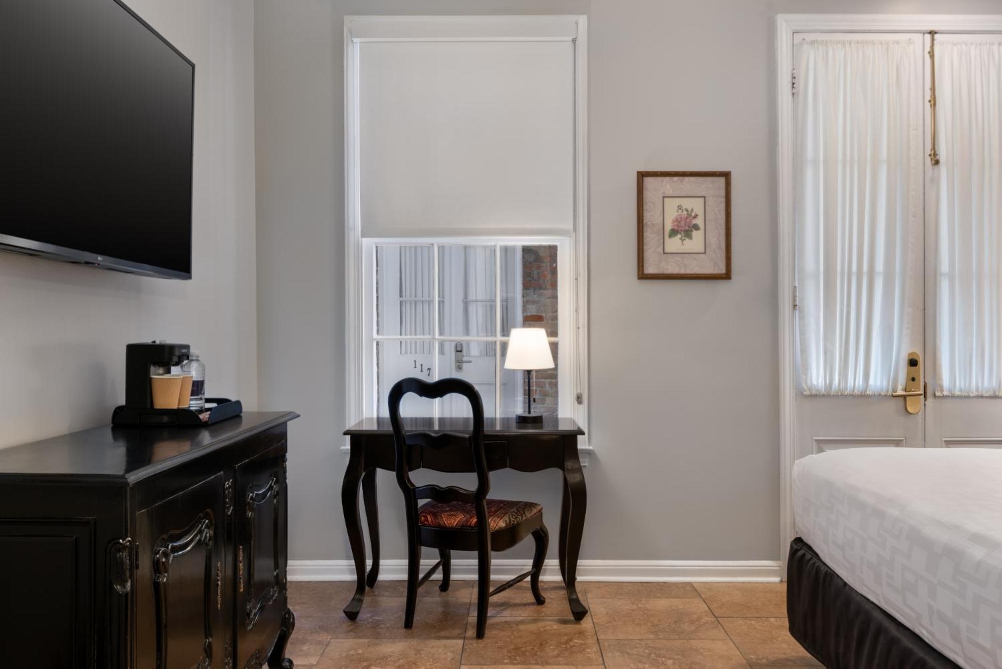 Chateau Hotel New Orleans Bagian luar foto