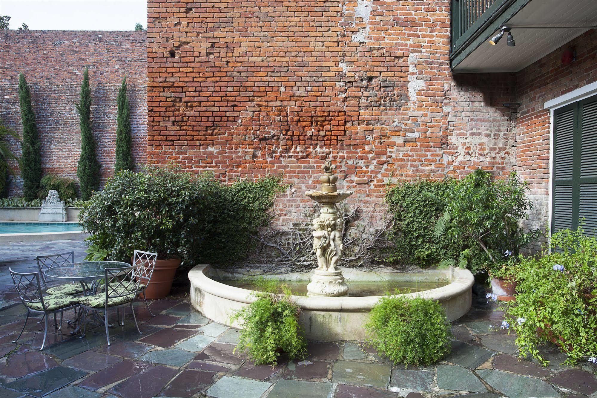 Chateau Hotel New Orleans Bagian luar foto